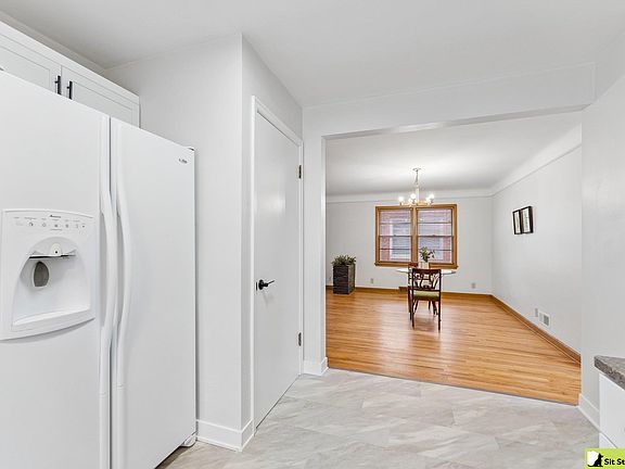 3rd image of 5025 Wirt St