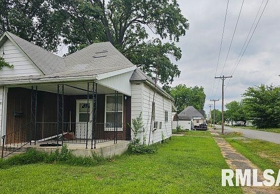 2nd image of 600 W Parish St