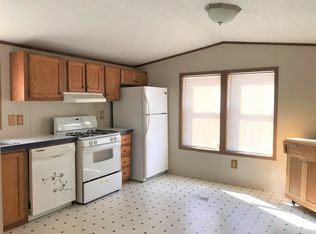 2376 Harbor Dr, Fenton, MI 48430