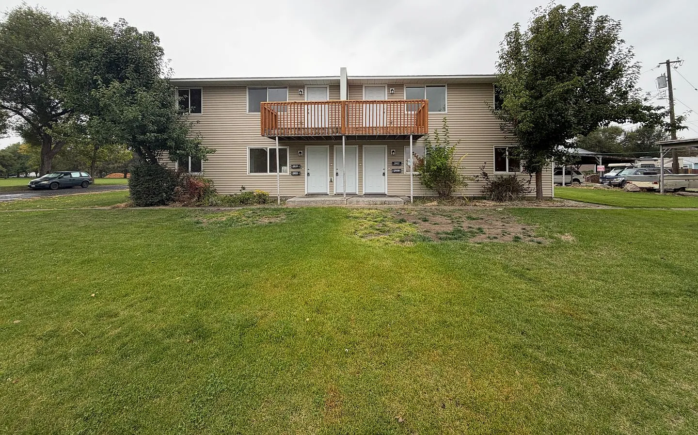 2933 E Decatur Ave — Photo 2