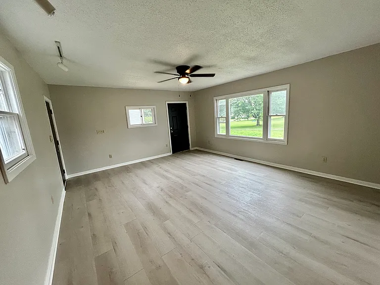 4104 Burton Ave — Photo 12