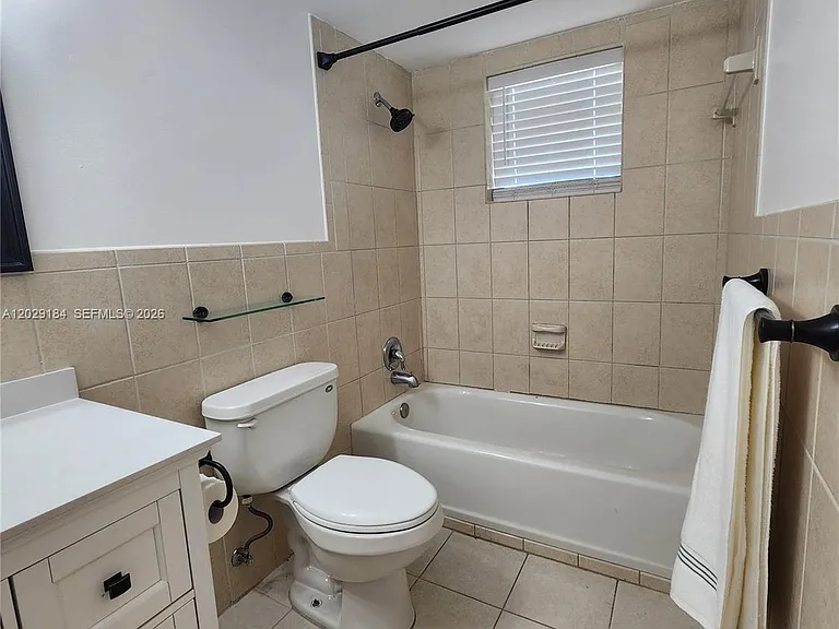 900 NE 12th Ave #406 — Photo 14