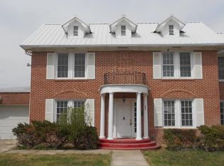 821 E Valverde St, Crystal City, TX 78839