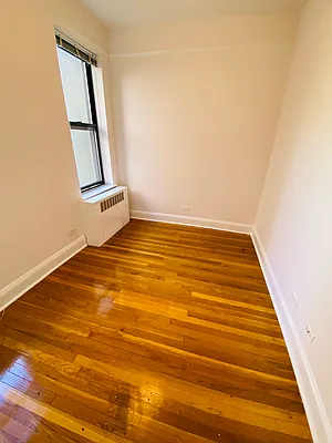 Rented by Metropolis Real Estate of Manhattan | media 29