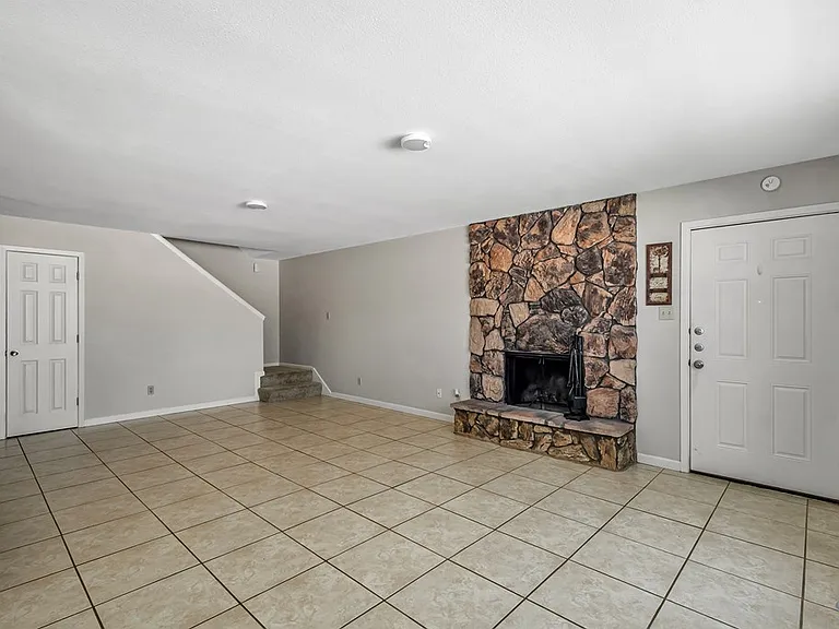 424 W Pecan Ave #B — Photo 10