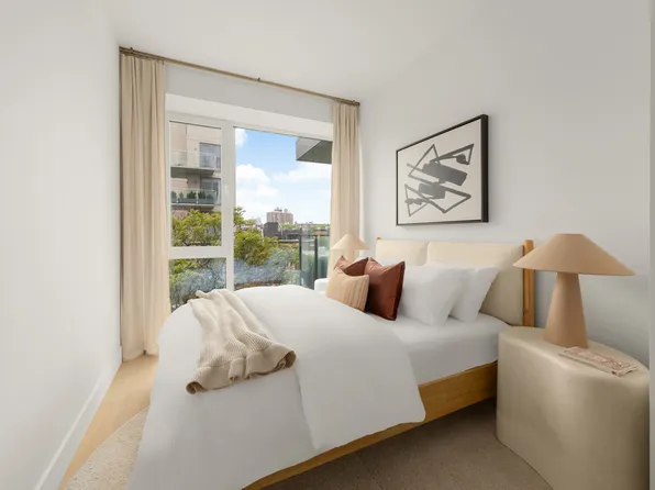 684 Dean Street image 11 of 14