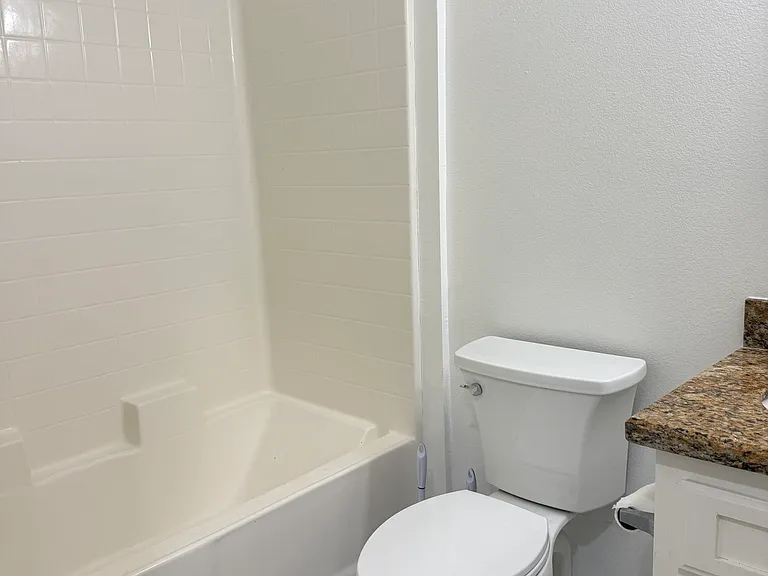 7290 Hyatt St #6 — Photo 14