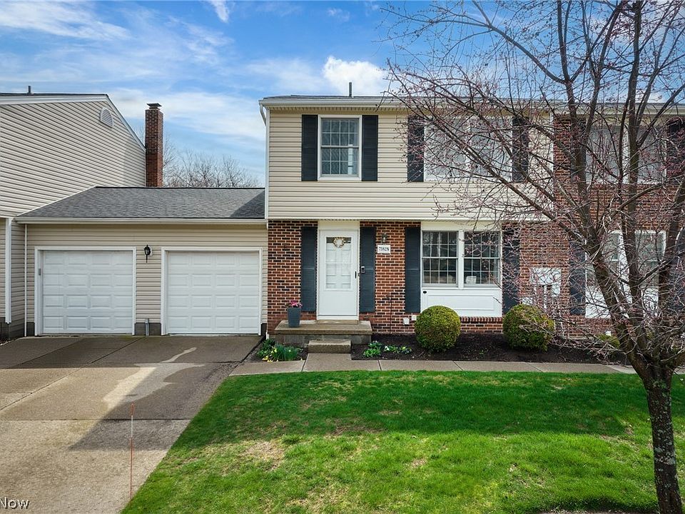 1st image of 7382 N Chestnut Commons Dr