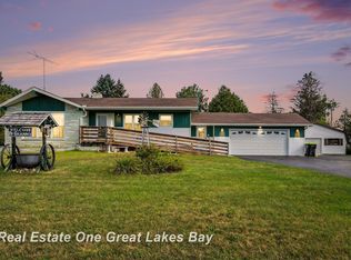 3822 Worth Rd, Pinconning, MI 48650
