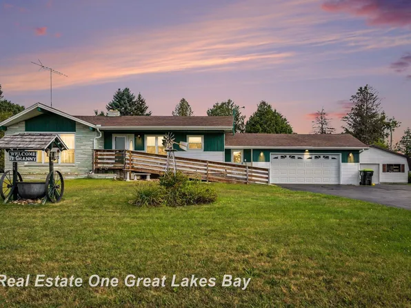 3822 Worth Rd, Pinconning, MI 48650