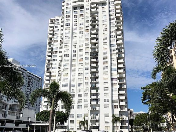 5th image of 2750 NE 183rd St APT 2707