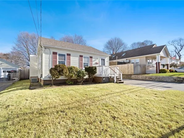 60 Harding Ave, Johnston, RI 02919