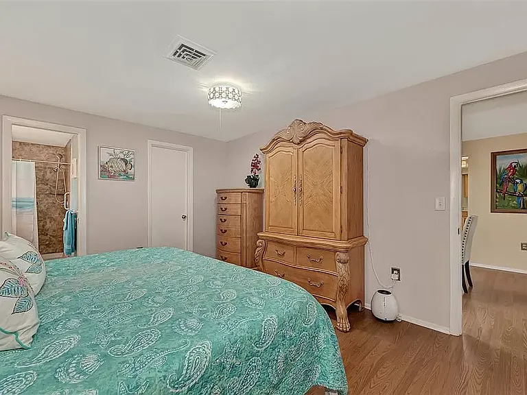 1329 Nantucket Rd — Photo 25