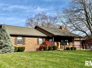 807 Firethorn Dr, Washington, IL