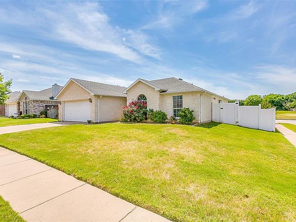 3rd image of 1101 Fawn Meadow Trl