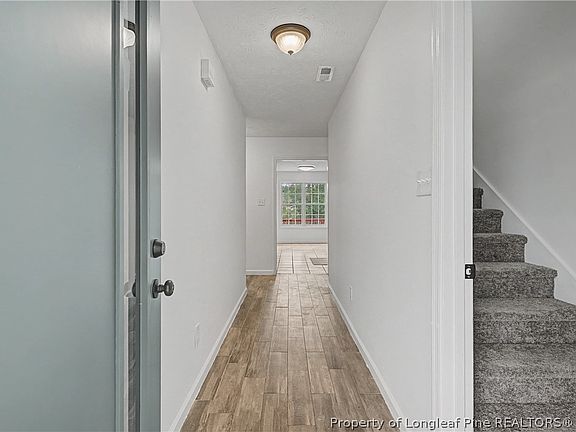 5th image of 212 Finch Rd