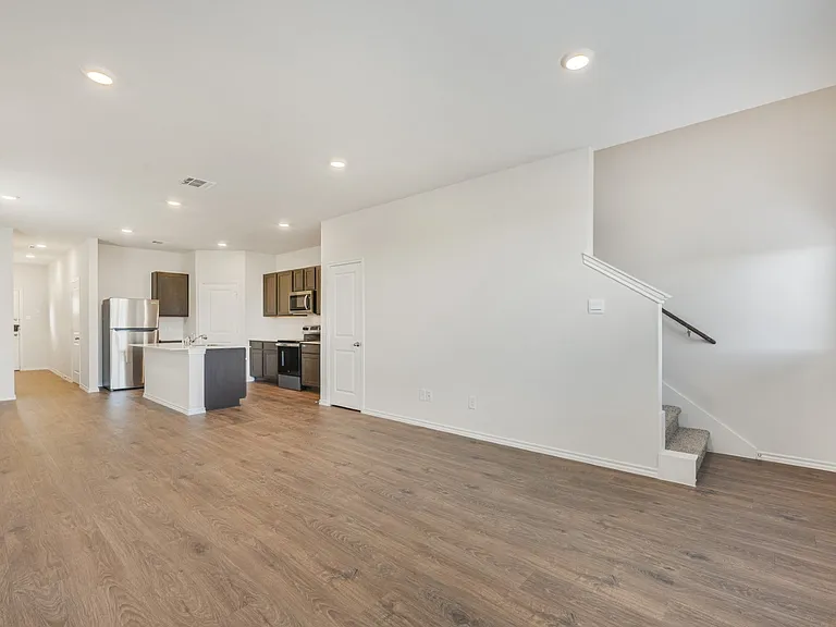 308 Cedar Ct — Photo 6