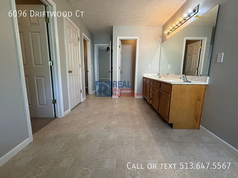 6096 Driftwood Ct — Photo 12