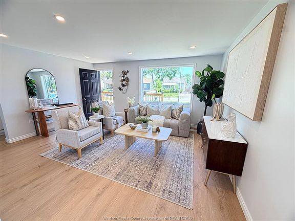 2nd image of 1651 Aubin Rd