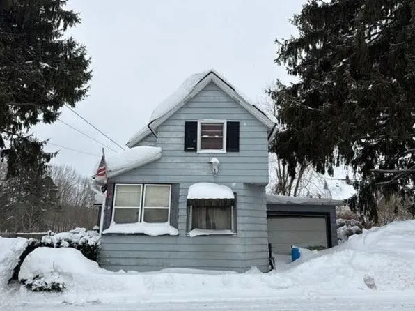 15 York St, Angola, NY 14006