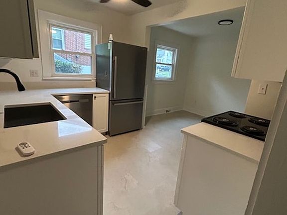 3rd image of 408 Orchard Dr