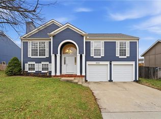 2616 SW Winchester Dr, Lees Summit, MO 64063