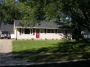 90 Crestwood Dr, Mooresville, IN 46158