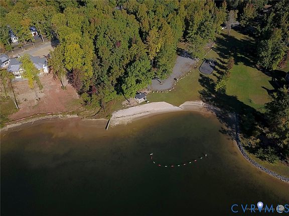 3rd image of 79 Spruce Drive Hemlock