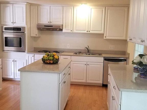 2nd image of 15999 Arden Ct