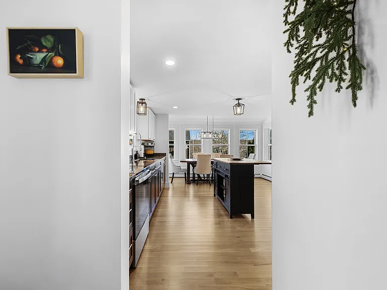15 Willow St — Photo 10