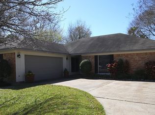 785 Shakespeare Dr, Beaumont, TX 77706