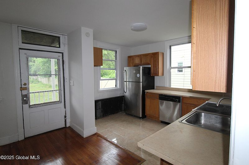 5th image of 481 Western Avenue
