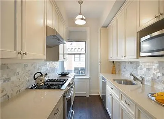 Sold by Warburg | media 1