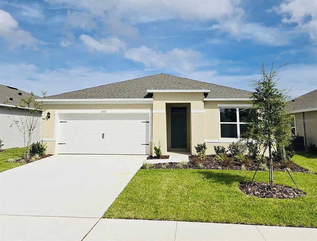 3 bed, 2.0 bath, 1672 sqft, $2,500 — Photo 2