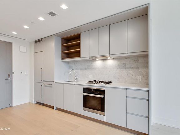 3rd image of 550 Vanderbilt Ave APT 522