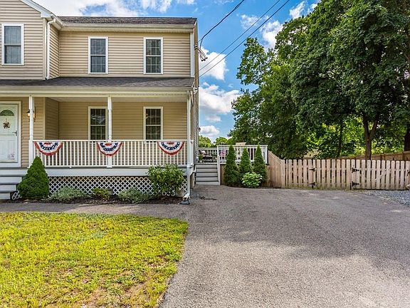 2nd image of 581 Plymouth St #581