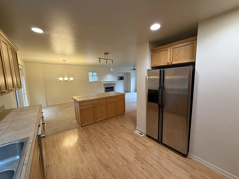 3382 S 283rd Ln — Photo 13