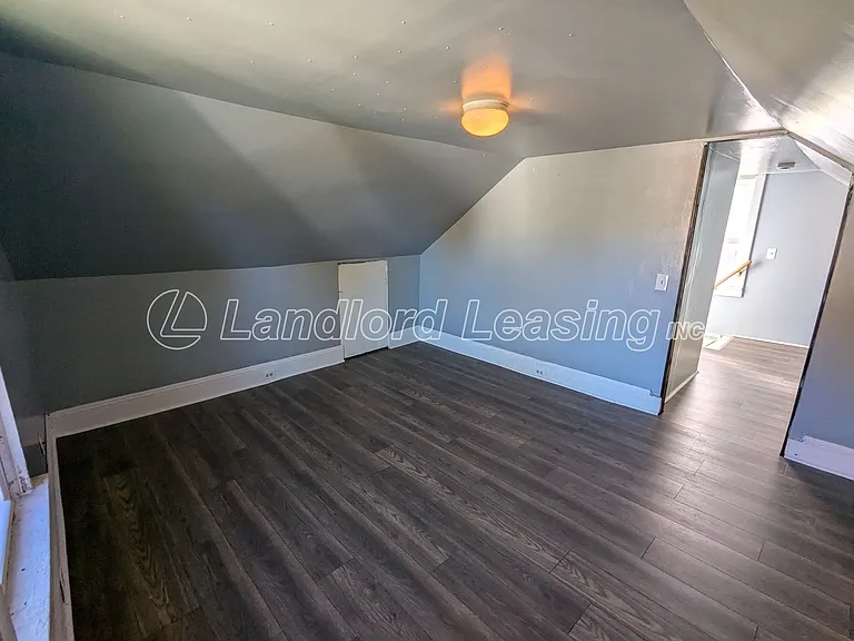 352 Broadway St — Photo 16