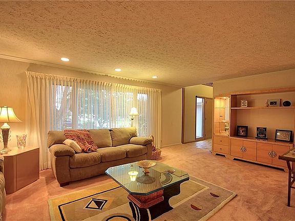 4th image of 3927 W Meadow Ln