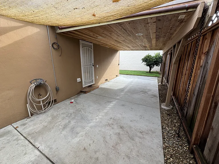 1240 Johnson St #1242 — Photo 4