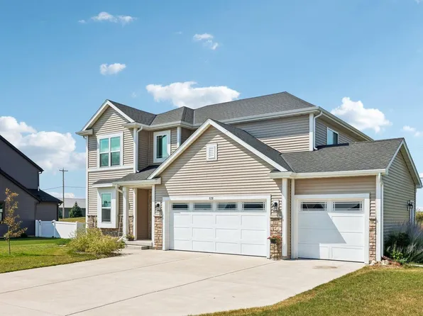 676 Lambert DRIVE, Slinger, WI 53086
