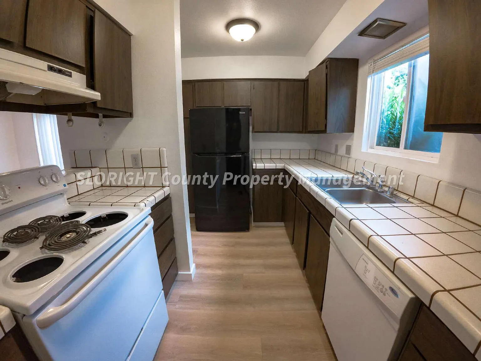 2 bed, 1.0 bath, $2,100 — Photo 3