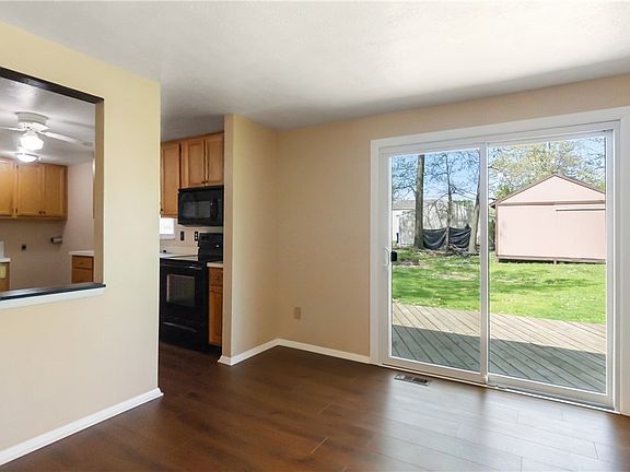 4th image of 2571 Elm Dr