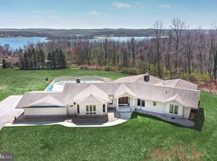 6330 Tamarind Dr, Spring Grove, PA 17362