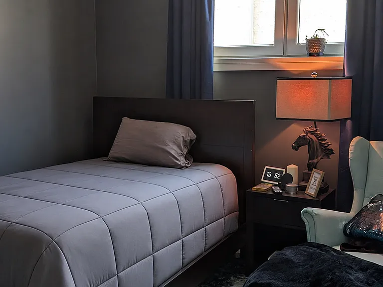 Guest bedroom