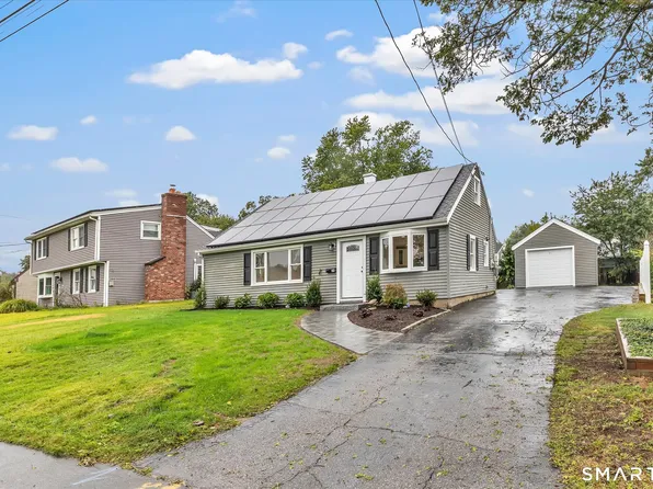 29 Meetinghouse Lane, Milford, CT 06460