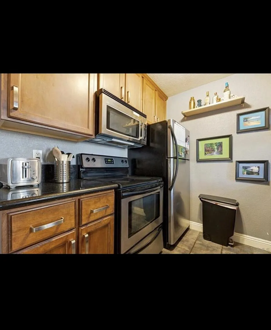 1 bed, 500 sqft, $2,100 — Photo 2