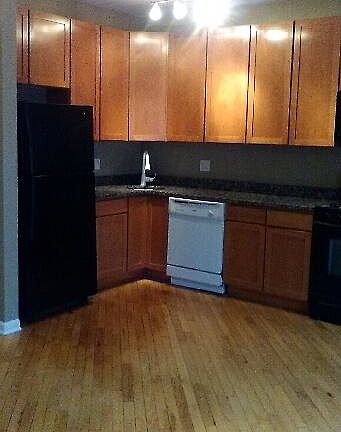 3rd image of 2051 W 67th Pl #1E