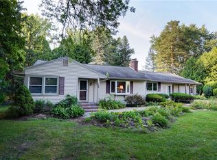 726 Stone Rd, Pittsford, NY 14534