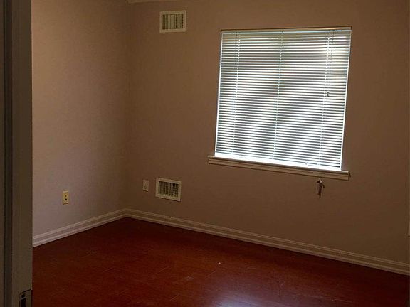 4th image of 1109 Rockland Ave #1